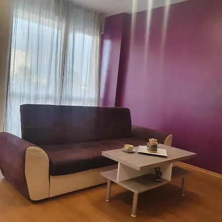 Apartament Dark Purple