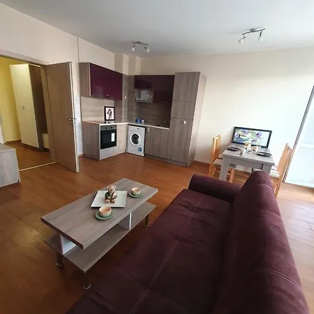 Dark Purple Apartament Sofia